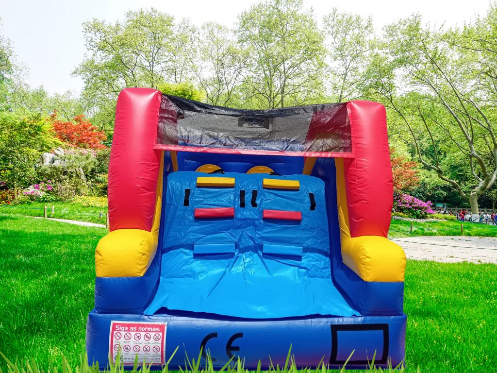 Insuflável Stitch Obstáculos